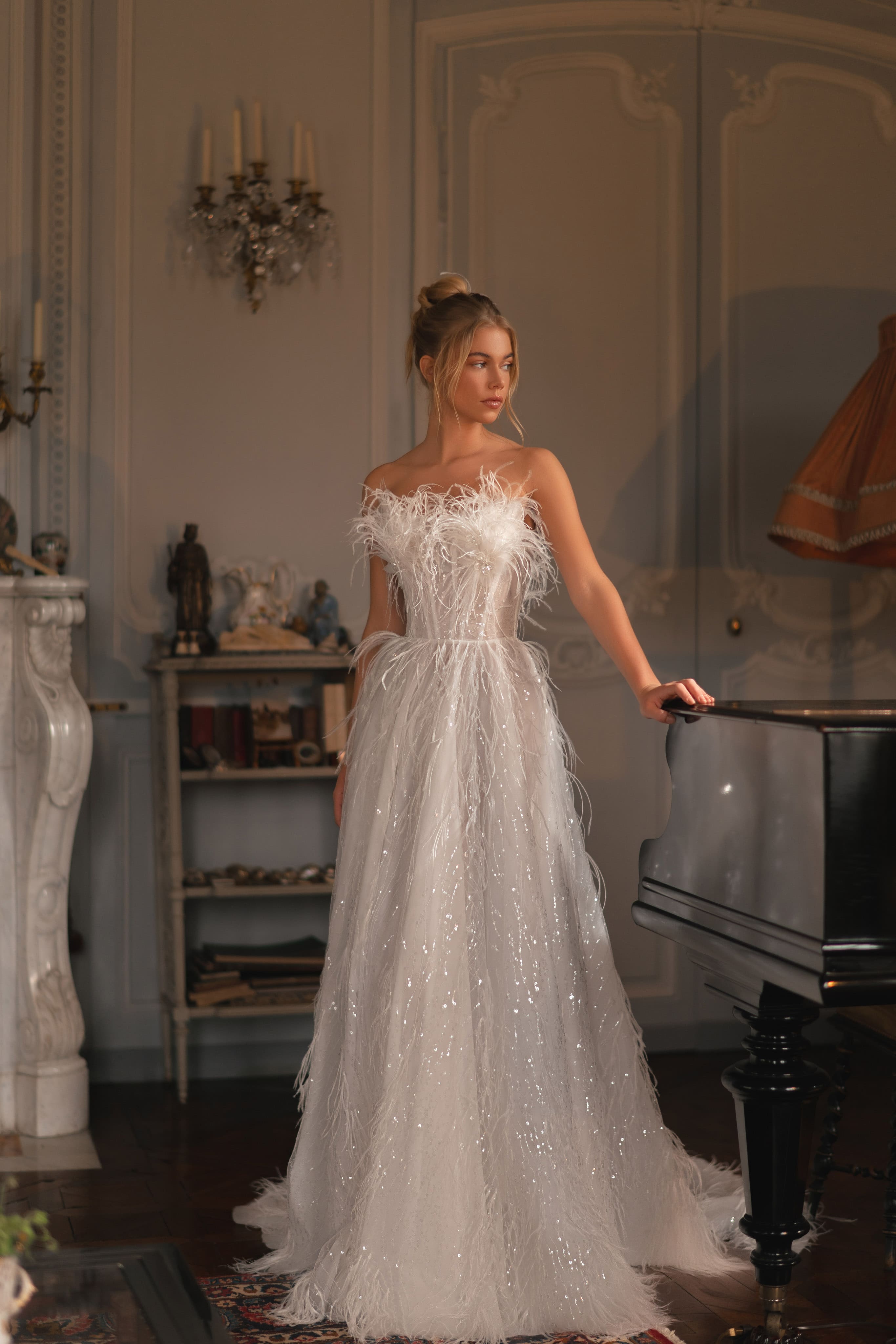 strapless open back dress Kate Middleton Timeless V-neck Lace Long Train Royal Wedding Dress